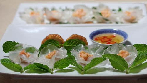 Banh vac aka white rose dumpling